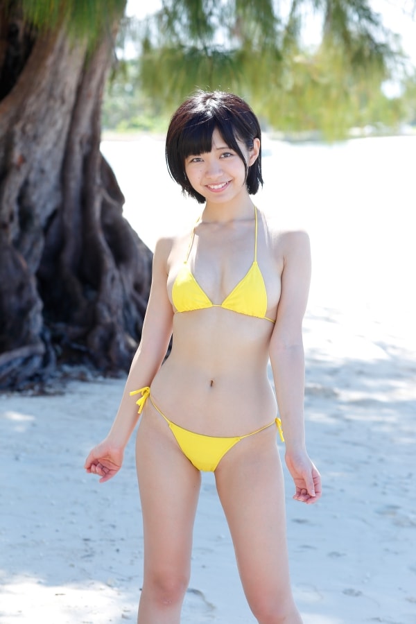 ビキニ姿の朝倉ゆり
