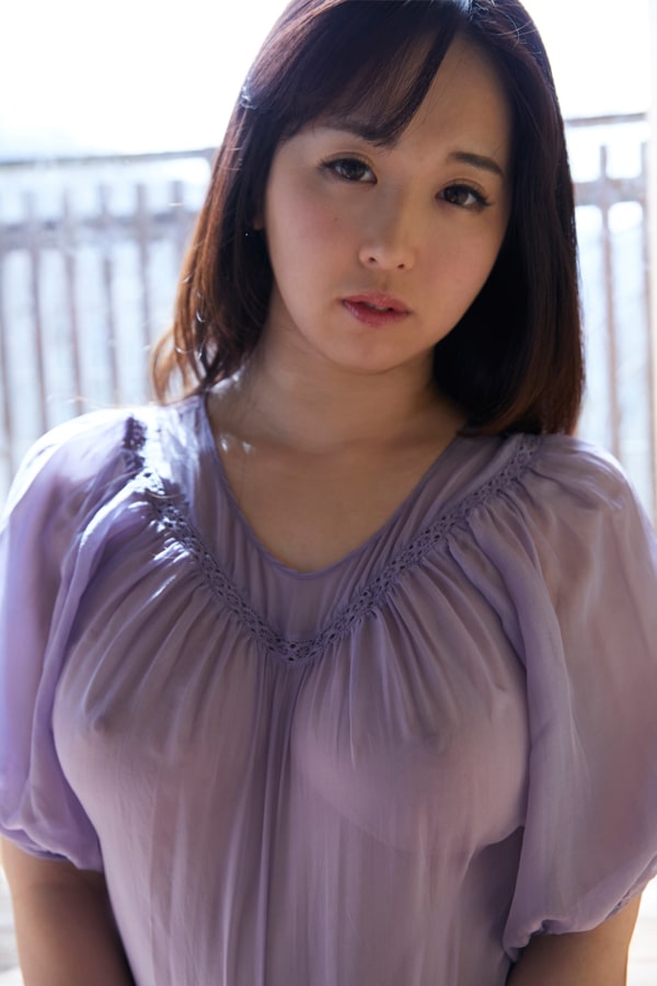 シースルーの洋服から乳首が透ける上田ミルキィ