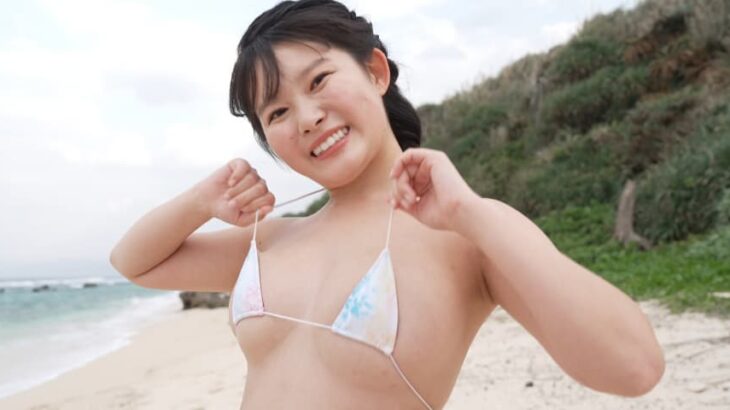 童顔Hカップ巨乳の大條美唯ちゃんがマイクロビキニやスポーツブラ姿でムチムチボディを揺らしまくるイメージビデオ！【みいのお胸様 / 大條美唯】