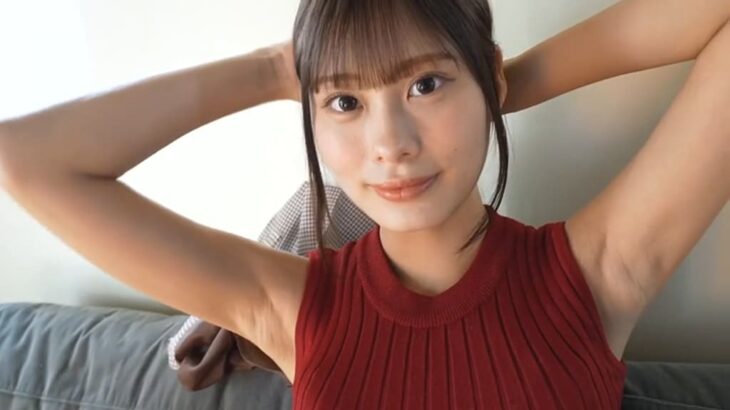プール撮影会で注目を集めた巨乳美少女、かやのりおちゃんが下乳をたっぷりと見せる初イメージビデオ！【りおじゃないと / かやのりお】